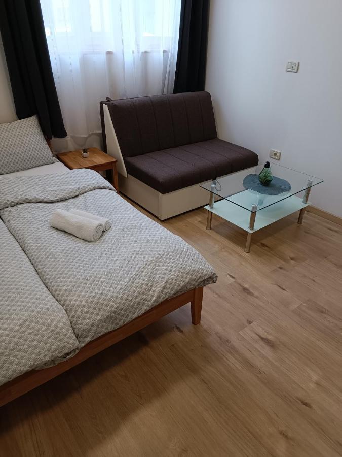 Apartments Aura Deskle Eksteriør bilde