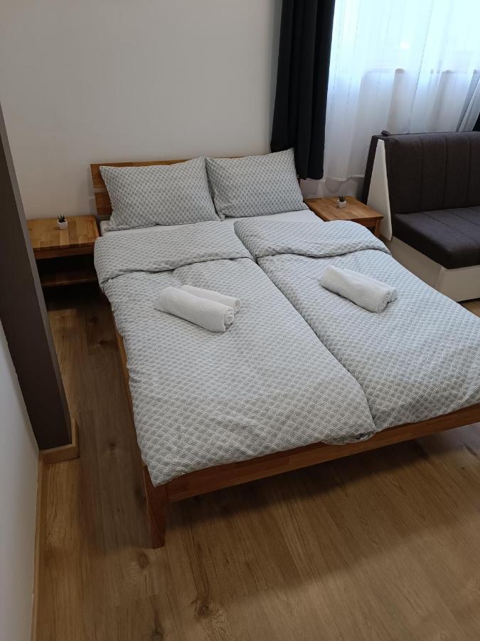 Apartments Aura Deskle Eksteriør bilde